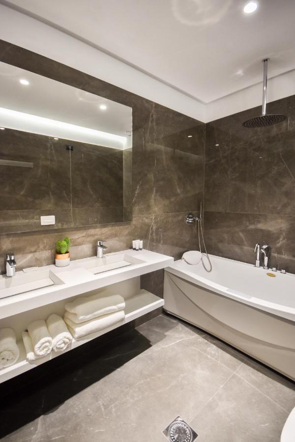 Vlorë Flamingo Beach Hotel & Spa מראה חיצוני תמונה